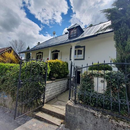 Villa Amalia, Centrum Banska Stiavnica, Parkovanie Pre 2 Auta, Velka Zahrada S Krbom, Cela Villa Amalia Pre 14 Osob Alebo Samostatne Nezavisle Prve Podlazie Villa Ama Pre 6 Osob Alebo Samostatne Nezavisle Podkrovie Villa Lia Pre 8 Osob,Pristup Cez Pi ภายนอก รูปภาพ