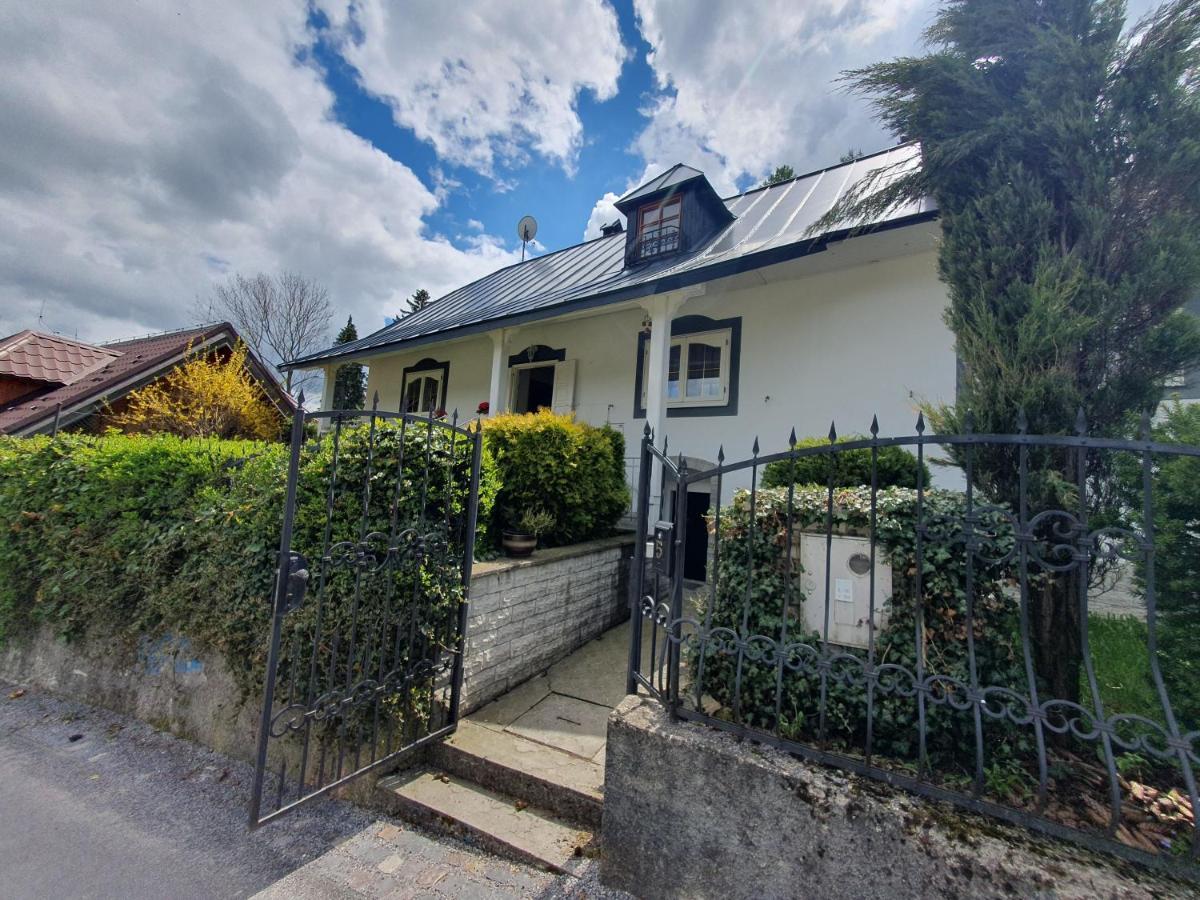 Villa Amalia, Centrum Banska Stiavnica, Parkovanie Pre 2 Auta, Velka Zahrada S Krbom, Cela Villa Amalia Pre 14 Osob Alebo Samostatne Nezavisle Prve Podlazie Villa Ama Pre 6 Osob Alebo Samostatne Nezavisle Podkrovie Villa Lia Pre 8 Osob,Pristup Cez Pi ภายนอก รูปภาพ
