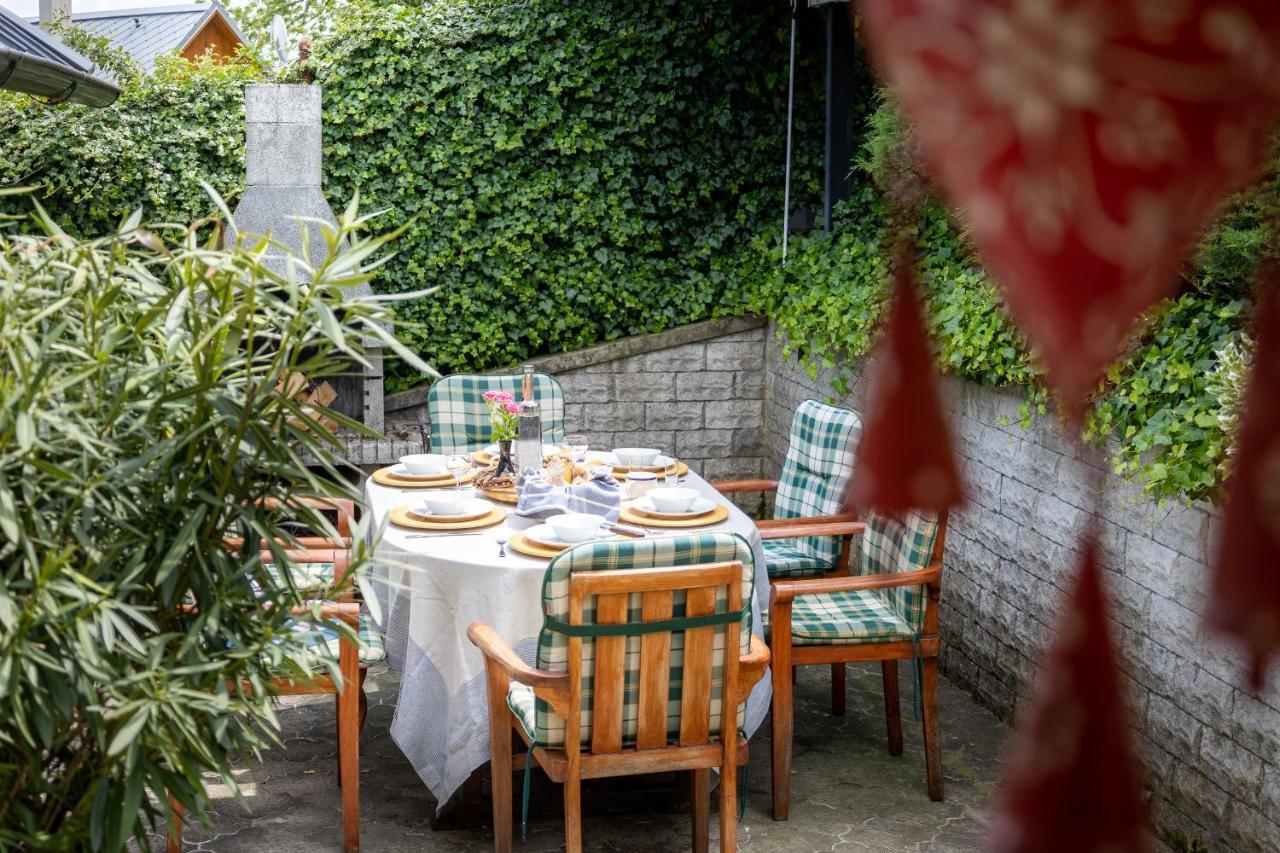 Villa Amalia, Centrum Banska Stiavnica, Parkovanie Pre 2 Auta, Velka Zahrada S Krbom, Cela Villa Amalia Pre 14 Osob Alebo Samostatne Nezavisle Prve Podlazie Villa Ama Pre 6 Osob Alebo Samostatne Nezavisle Podkrovie Villa Lia Pre 8 Osob,Pristup Cez Pi ภายนอก รูปภาพ
