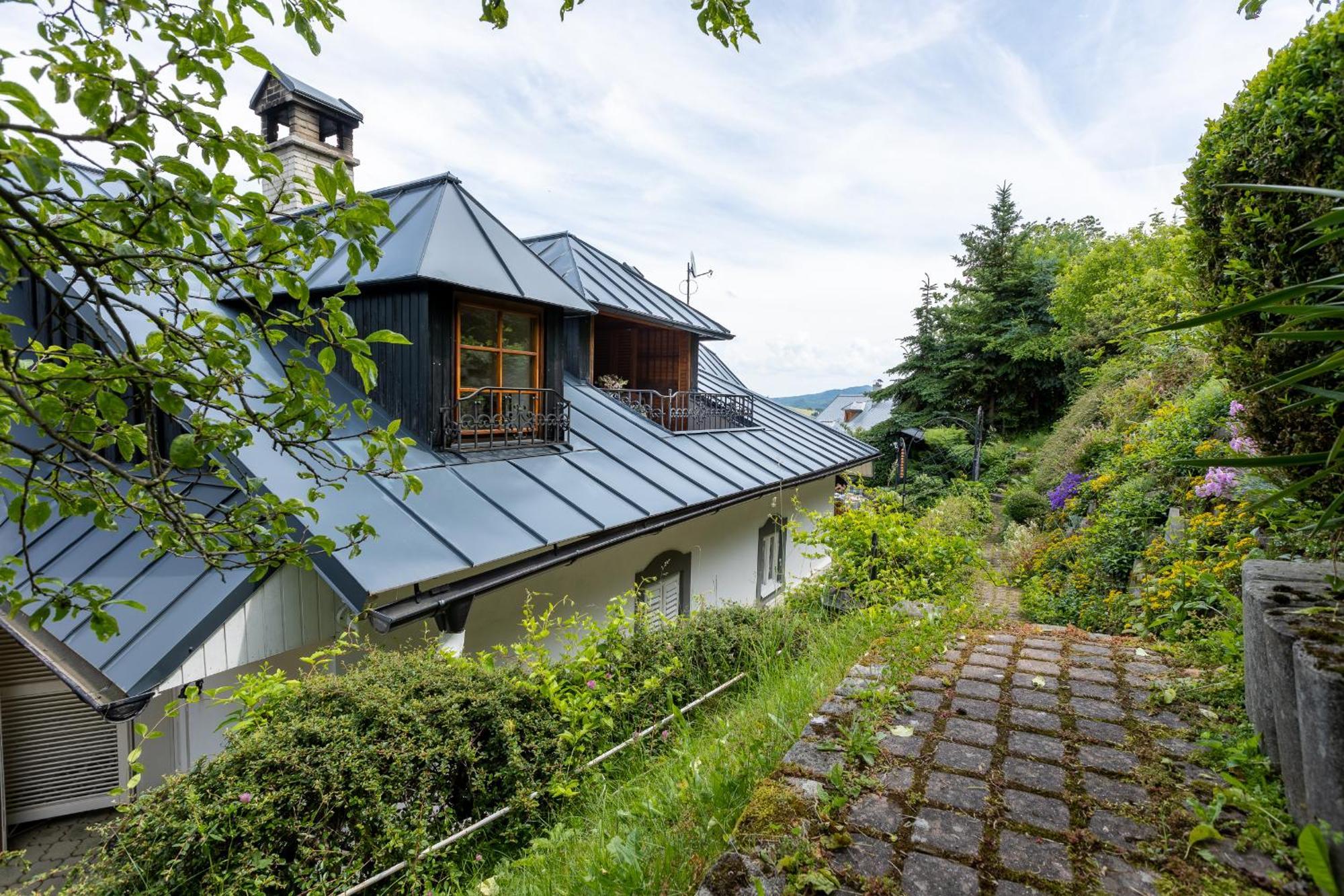 Villa Amalia, Centrum Banska Stiavnica, Parkovanie Pre 2 Auta, Velka Zahrada S Krbom, Cela Villa Amalia Pre 14 Osob Alebo Samostatne Nezavisle Prve Podlazie Villa Ama Pre 6 Osob Alebo Samostatne Nezavisle Podkrovie Villa Lia Pre 8 Osob,Pristup Cez Pi ภายนอก รูปภาพ