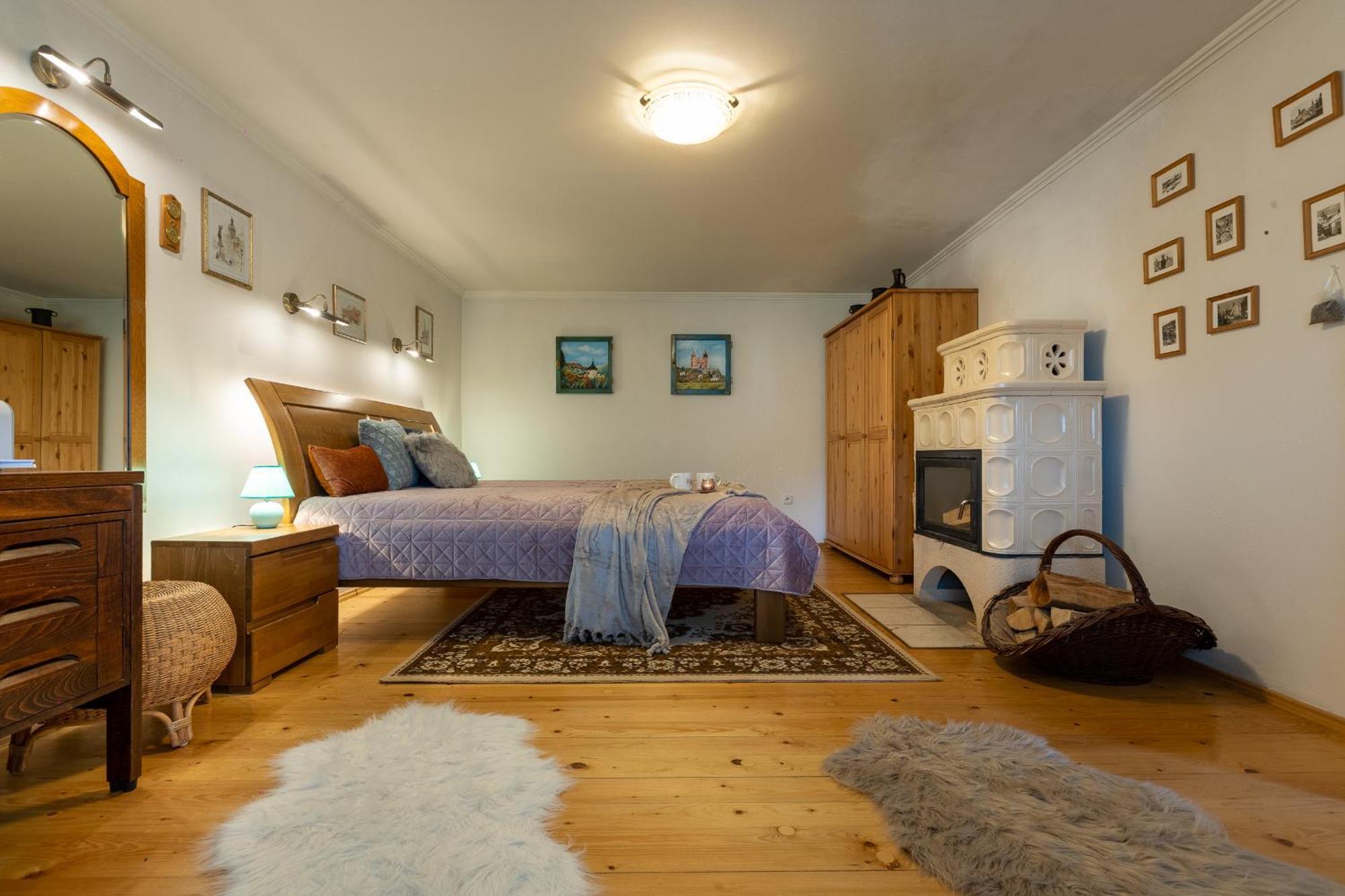 Villa Amalia, Centrum Banska Stiavnica, Parkovanie Pre 2 Auta, Velka Zahrada S Krbom, Cela Villa Amalia Pre 14 Osob Alebo Samostatne Nezavisle Prve Podlazie Villa Ama Pre 6 Osob Alebo Samostatne Nezavisle Podkrovie Villa Lia Pre 8 Osob,Pristup Cez Pi ภายนอก รูปภาพ
