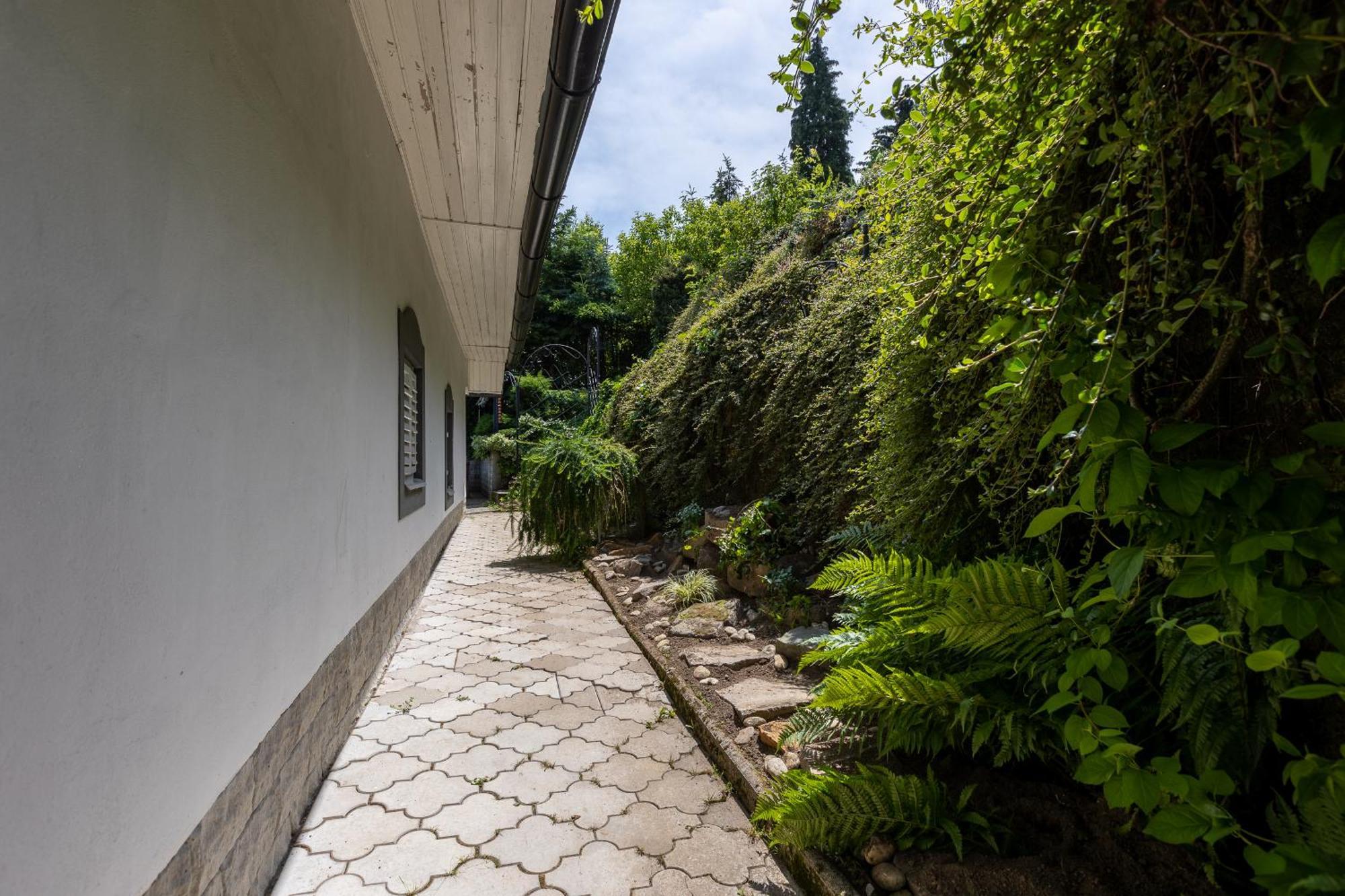 Villa Amalia, Centrum Banska Stiavnica, Parkovanie Pre 2 Auta, Velka Zahrada S Krbom, Cela Villa Amalia Pre 14 Osob Alebo Samostatne Nezavisle Prve Podlazie Villa Ama Pre 6 Osob Alebo Samostatne Nezavisle Podkrovie Villa Lia Pre 8 Osob,Pristup Cez Pi ภายนอก รูปภาพ