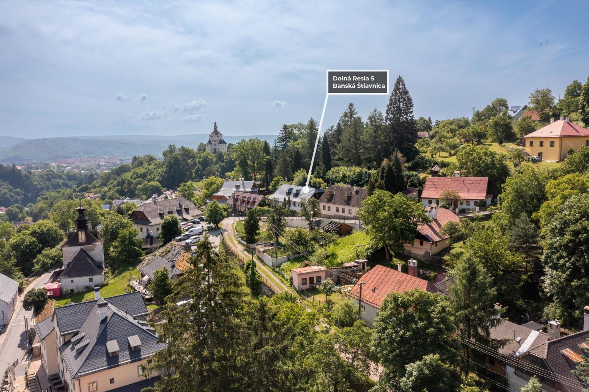 Villa Amalia, Centrum Banska Stiavnica, Parkovanie Pre 2 Auta, Velka Zahrada S Krbom, Cela Villa Amalia Pre 14 Osob Alebo Samostatne Nezavisle Prve Podlazie Villa Ama Pre 6 Osob Alebo Samostatne Nezavisle Podkrovie Villa Lia Pre 8 Osob,Pristup Cez Pi ภายนอก รูปภาพ