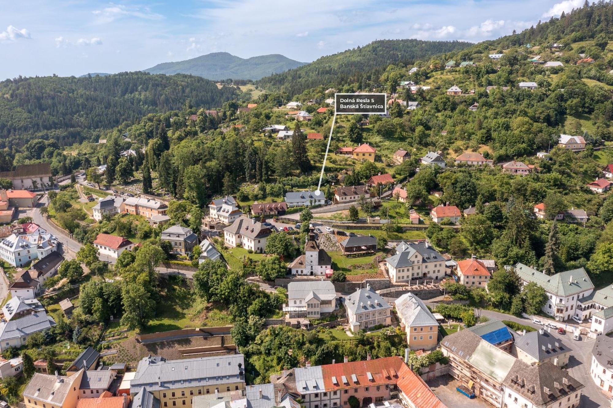 Villa Amalia, Centrum Banska Stiavnica, Parkovanie Pre 2 Auta, Velka Zahrada S Krbom, Cela Villa Amalia Pre 14 Osob Alebo Samostatne Nezavisle Prve Podlazie Villa Ama Pre 6 Osob Alebo Samostatne Nezavisle Podkrovie Villa Lia Pre 8 Osob,Pristup Cez Pi ภายนอก รูปภาพ
