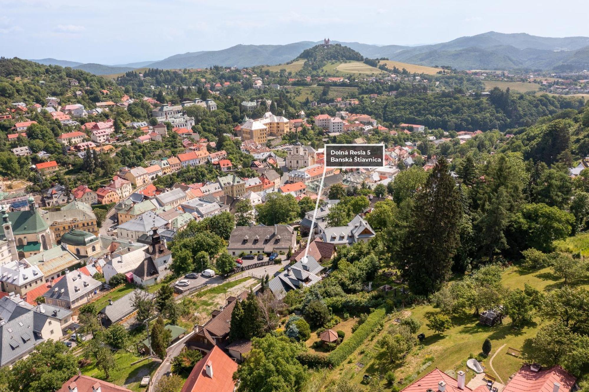 Villa Amalia, Centrum Banska Stiavnica, Parkovanie Pre 2 Auta, Velka Zahrada S Krbom, Cela Villa Amalia Pre 14 Osob Alebo Samostatne Nezavisle Prve Podlazie Villa Ama Pre 6 Osob Alebo Samostatne Nezavisle Podkrovie Villa Lia Pre 8 Osob,Pristup Cez Pi ภายนอก รูปภาพ