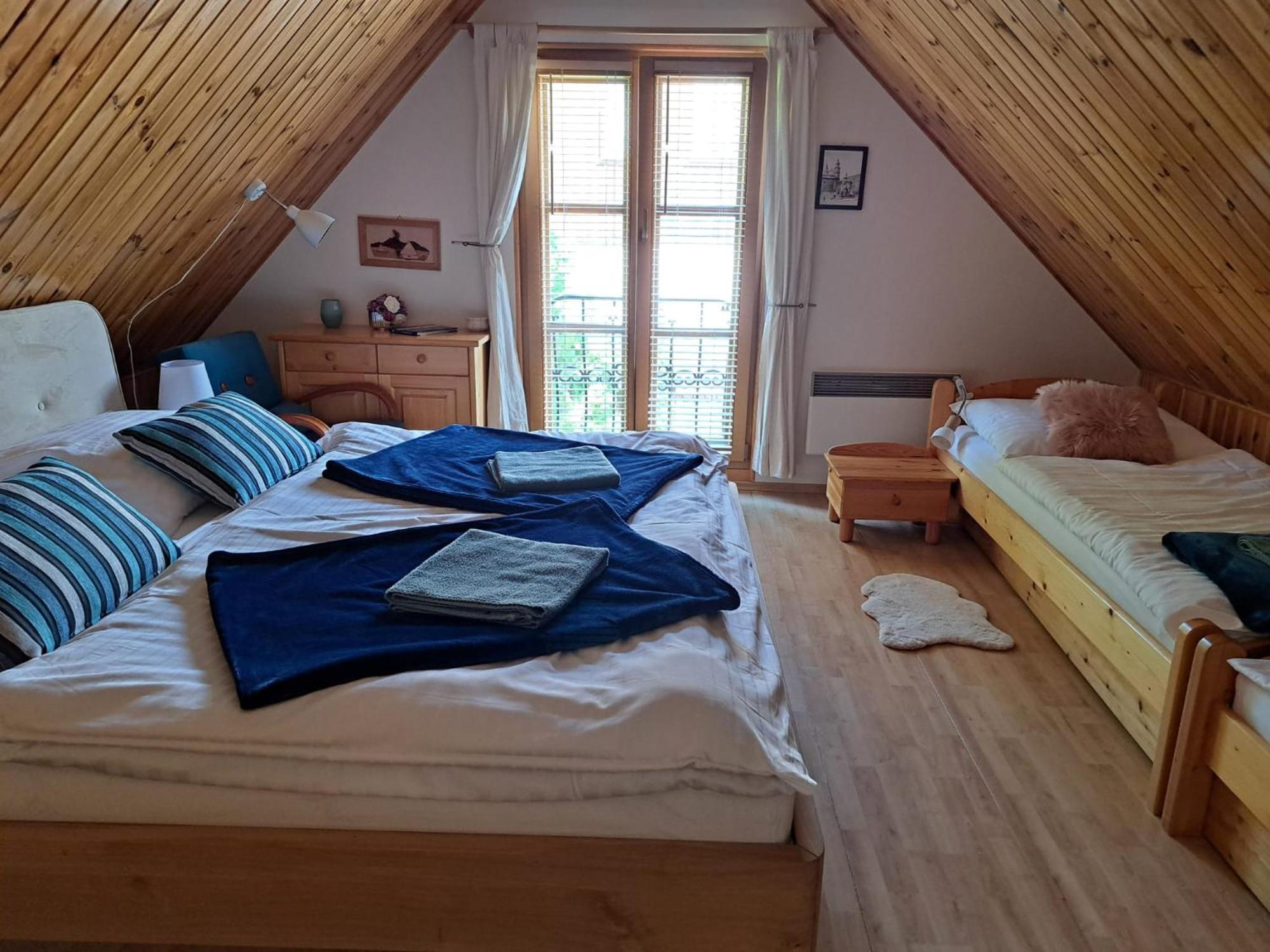 Villa Amalia, Centrum Banska Stiavnica, Parkovanie Pre 2 Auta, Velka Zahrada S Krbom, Cela Villa Amalia Pre 14 Osob Alebo Samostatne Nezavisle Prve Podlazie Villa Ama Pre 6 Osob Alebo Samostatne Nezavisle Podkrovie Villa Lia Pre 8 Osob,Pristup Cez Pi ภายนอก รูปภาพ