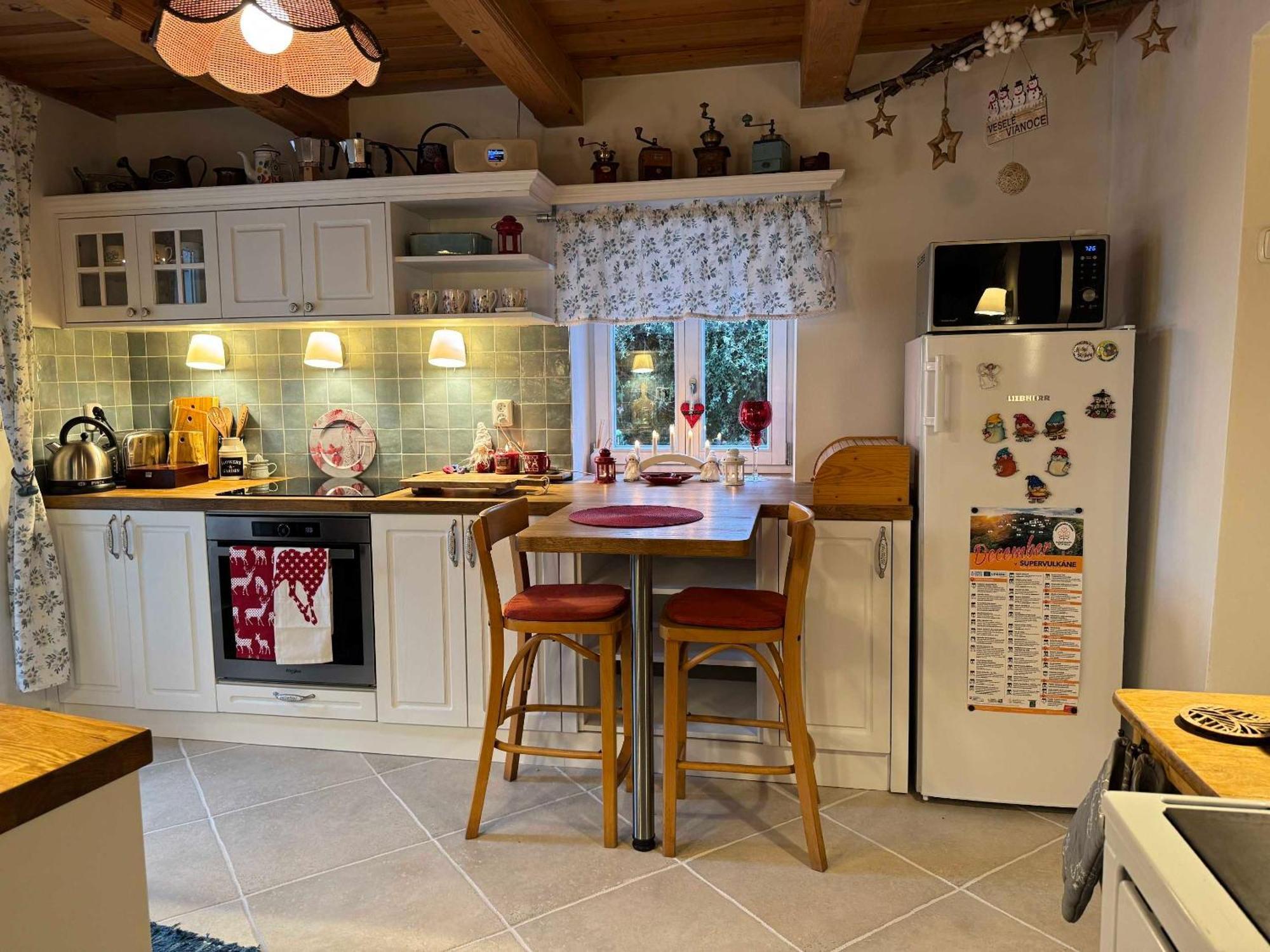 Villa Amalia, Centrum Banska Stiavnica, Parkovanie Pre 2 Auta, Velka Zahrada S Krbom, Cela Villa Amalia Pre 14 Osob Alebo Samostatne Nezavisle Prve Podlazie Villa Ama Pre 6 Osob Alebo Samostatne Nezavisle Podkrovie Villa Lia Pre 8 Osob,Pristup Cez Pi ภายนอก รูปภาพ